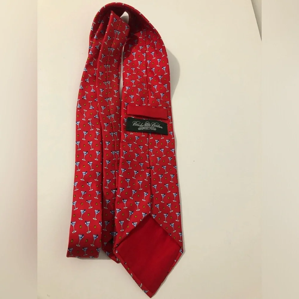 Brooks Brothers Country Club 100% Silk Red Martini Glass Tie
